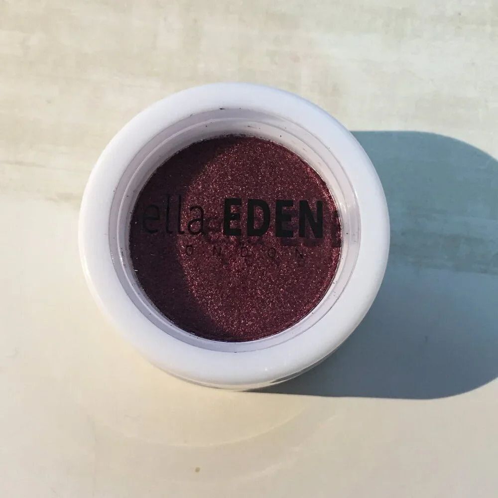 Ella Eden London Pressed Powder Eyeshadow in WILLOW  0.105 oz NEW NO BOX